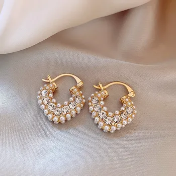 2023 Korėjos naujo dizaino mados papuošalai 14K paauksuota raidė V meilės perlų krištolo auskarai Elegantiški moteriški kasdieniai aksesuarai