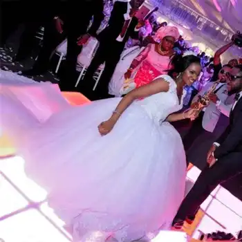 afrikietiško stiliaus vestuvinė suknelė Gown Ball Long Tail Nuotakos vestuvinė suknelė su dideliais uodegos nėriniais nuo peties Aukštos klasės