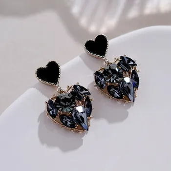 Black Light Luxury High Sense Fashion Heart Shape Zircon Temperament Ladies Earrings Birthday Gift Party Gift Jewelry Wholesale