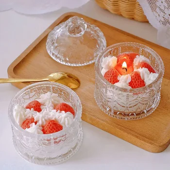 Braškių pyragas Kvapiosios žvakės Mielas stiklinis indelis Gimtadienio tortas Dekoratyvinis aromatas Žvakės namams Romantiškos vestuvės Kalėdų dovanos