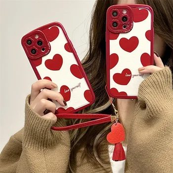 Fashion Cute Red Love Phone Case, skirtas iPhone 15 11 12 13 14 Pro Max 15pro dangtelis su rankų virvės odiniais silikoniniais smūgiams atspariais dėklais