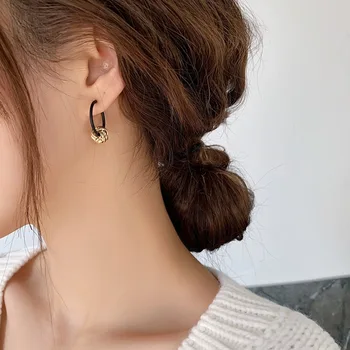 Juodi auskarai Retro stiliaus moteriški minimalistiniai metaliniai mezginiai auskarai Personalizuoti universalūs apskritimaiTrend papuošalai