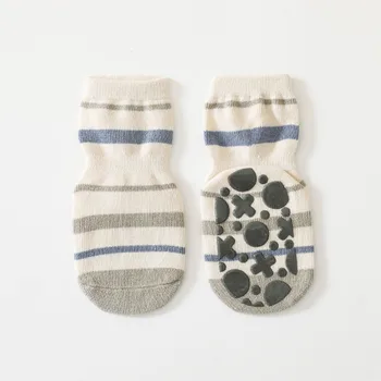 Naujas rudens mažylis Kūdikis Šukuotos medvilninės grindų kojinės Animacinis filmukas Atspausdintos neslystančios neslystančios vaikščiojimo kojinės vaikams Baby Girls Boys