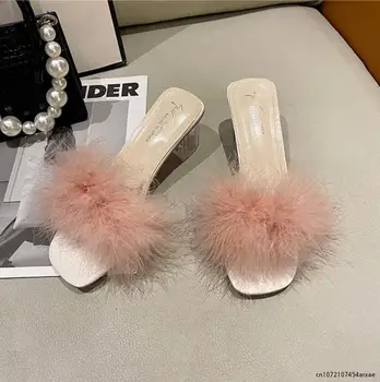 Naujas vasaros pūkuotas žvilgsnis Pirštas Seksualūs aukštakulniai Moteriški batai Kailio plunksna Lady mados šlepetės ant 2023 m. Kambarinių namų šlepetės