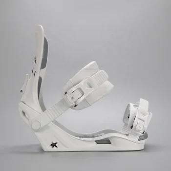 Aukštos kokybės slidinėjimo batai praktikuoja snieglenčių įrišimą